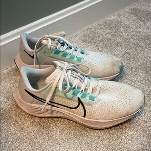 Nike White and Mint Athletic Sneakers